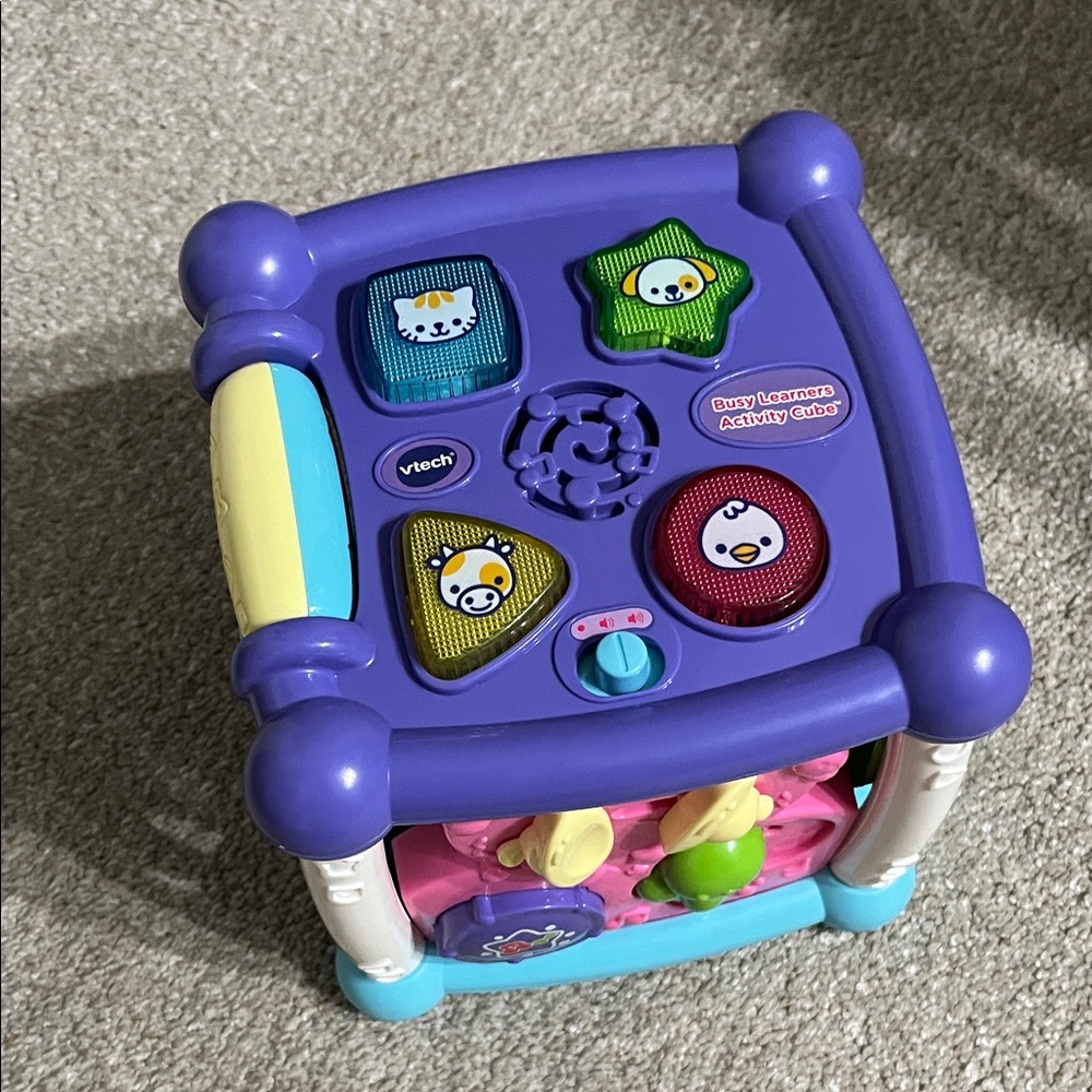 VTech Busy Learners Activity Cube - Purple